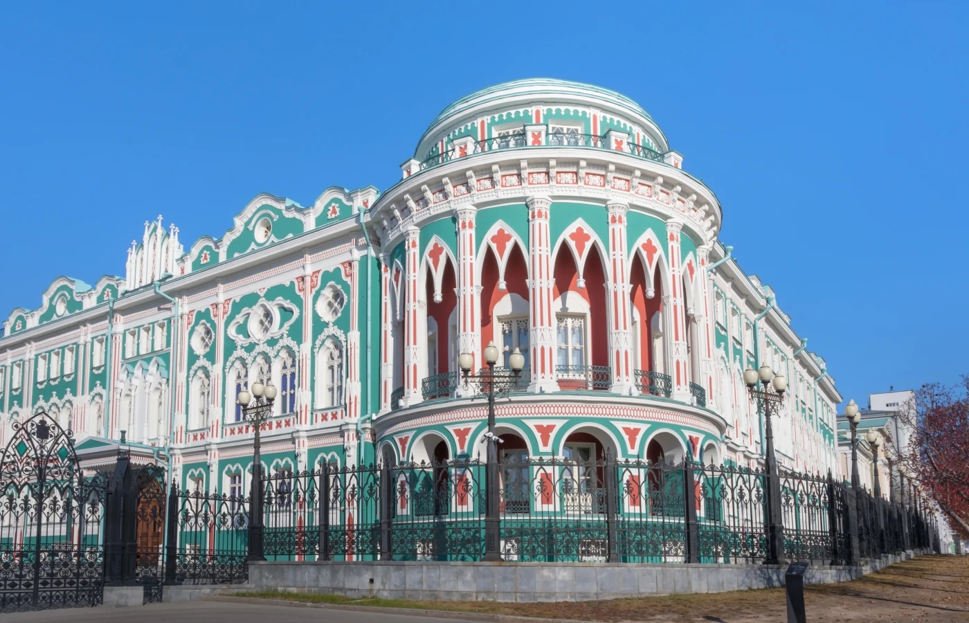Отели Екатеринбурга из Саратова